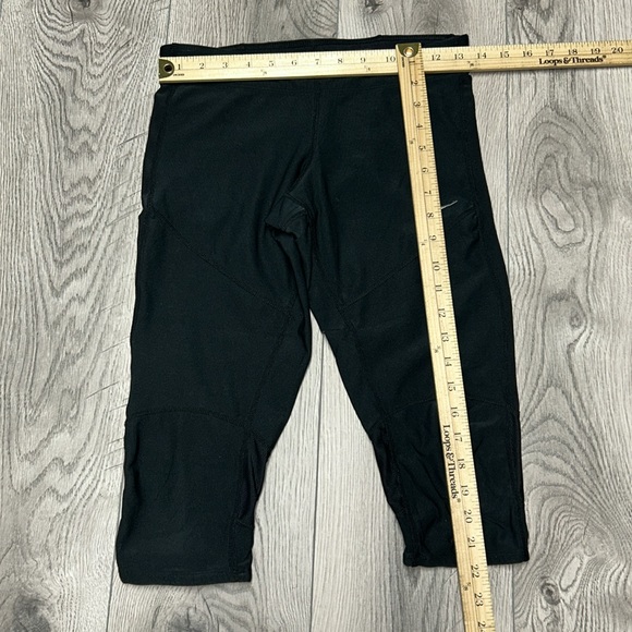 Nike Dri-Fit Running Capris - Picture 2 of 10